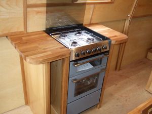 ross boats bespoke narrowboats and boat safety examinations -  - 4 burner cooker with seperate oven and grill  - click to see image full size