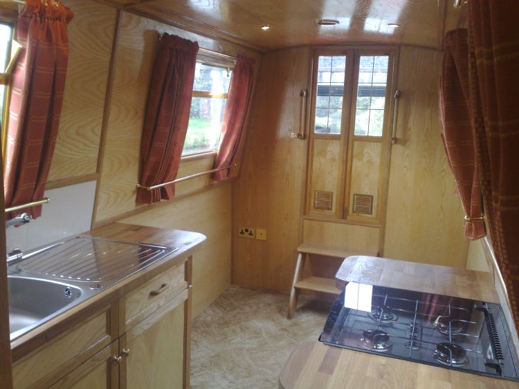 ross boats bespoke narrowboats and boat safety examinations
